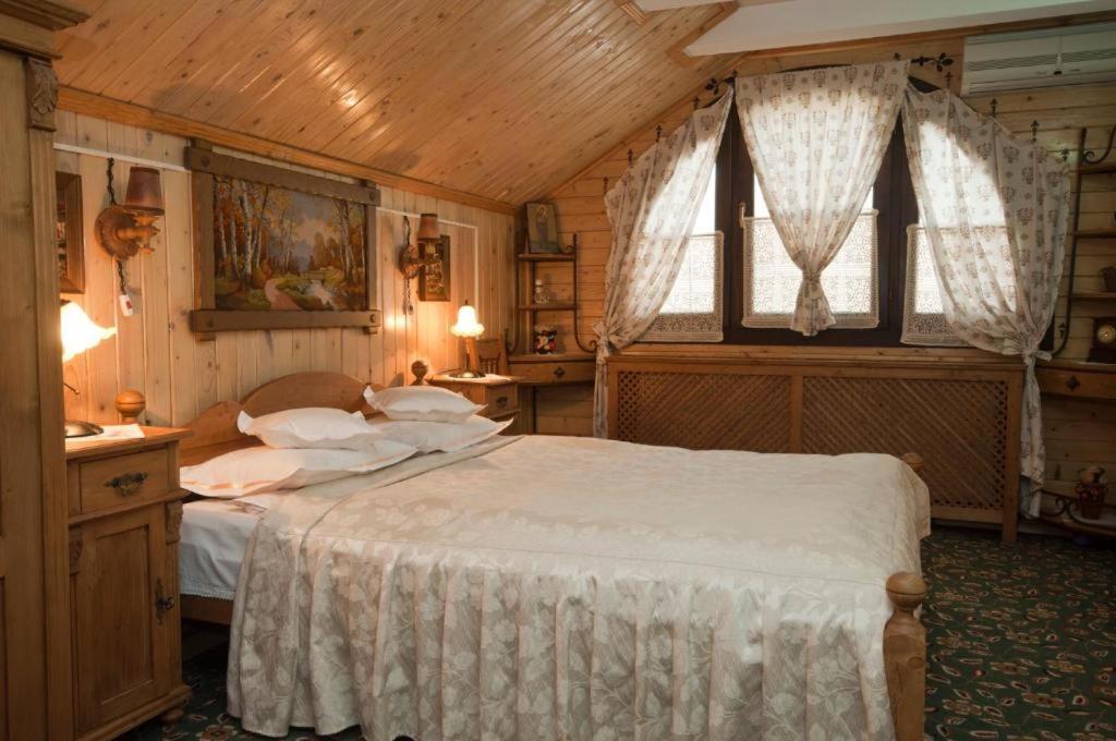 La Marele Moft Hotel Slănic Buitenkant foto